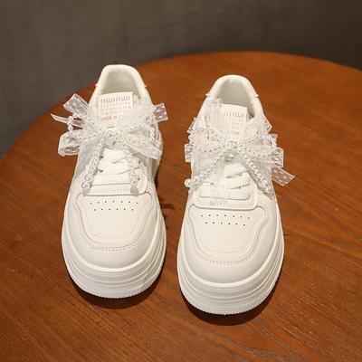 Туфли белые с толстой подошвой из жемчужной кожи, женские, дышащие, сетчатые, увеличивающие рост, женские туфли, лето 2025, новые туфли-буфы, повседневные туфли для скейтбординга