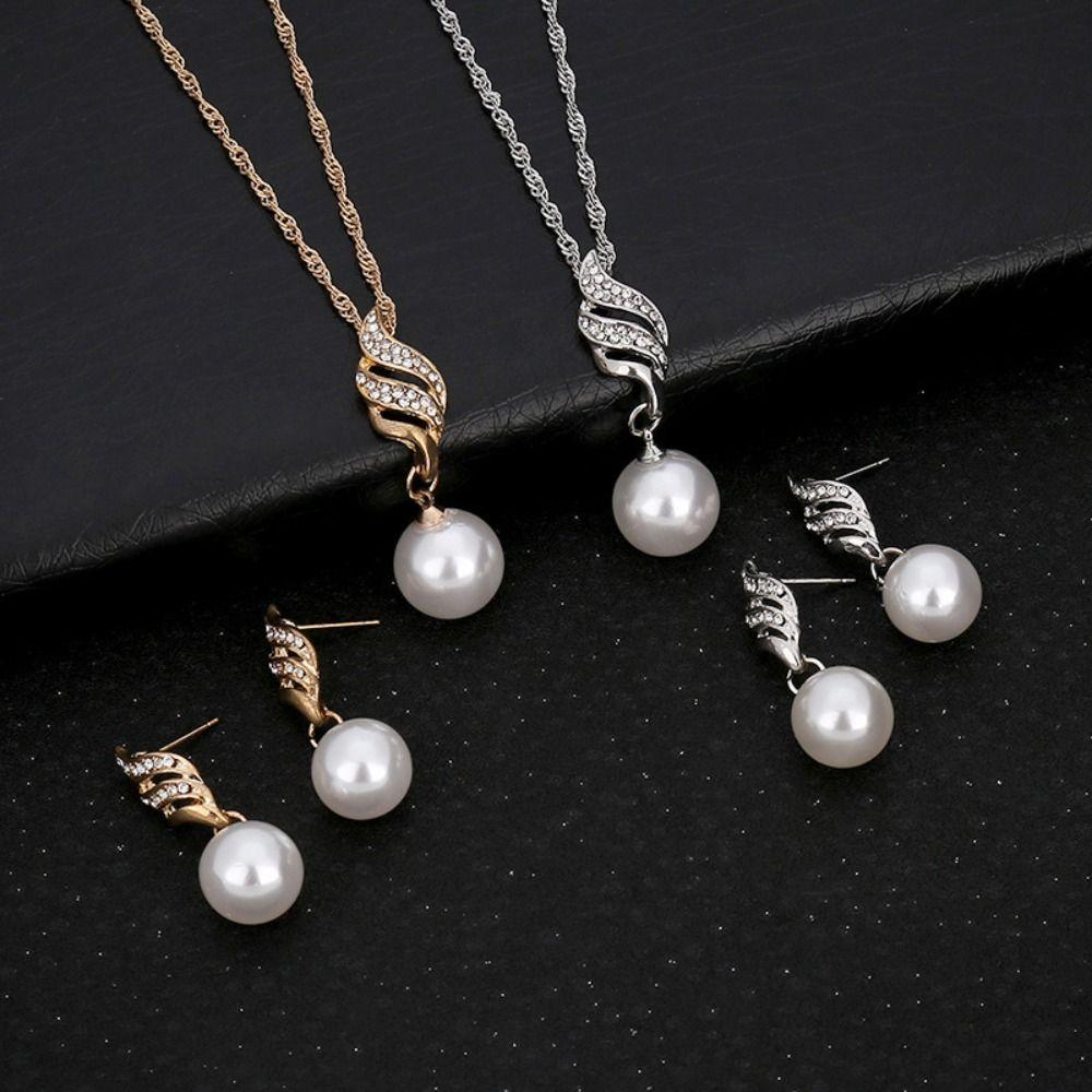 Classic Rhinestone Jewelry Set Spiral Pearl Necklace Korean Style Pendant Women Crystal Earrings