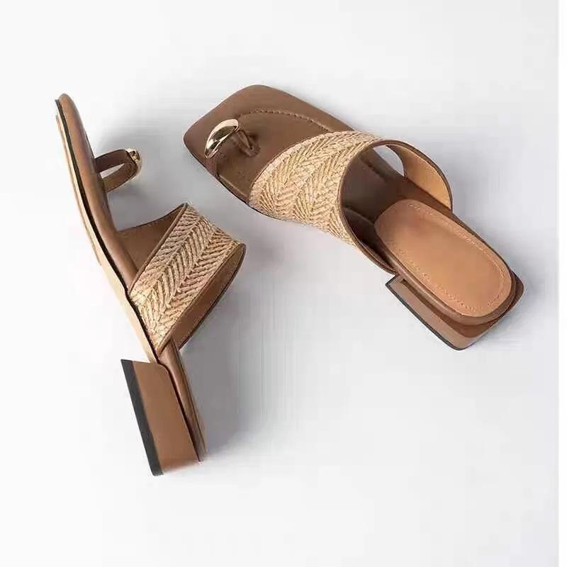 Модные квадратные босоножки с мягкой подошвой из дышащей соломы с металлическим плетением и толстым носком
