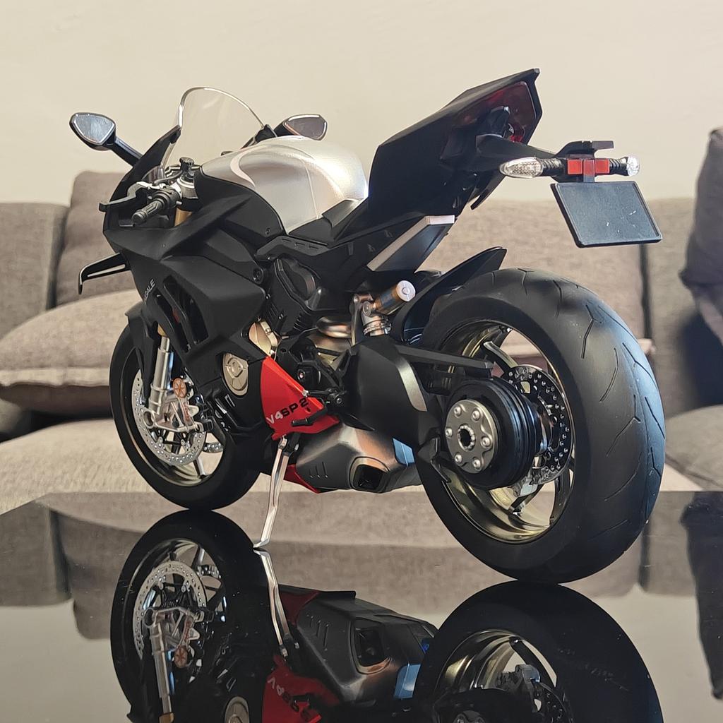 1:6 Ducati V4Sp2 Гоночный Мотоцикл Литьевая Модель из Сплава Динамическая Декорация Сцепления Игрушки Для Мальчиков Подарок на День Рождения Для Друзей