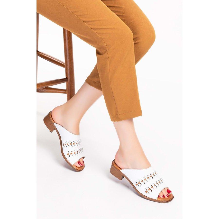 Женские летние тапочки из натуральной кожи на низком каблуке