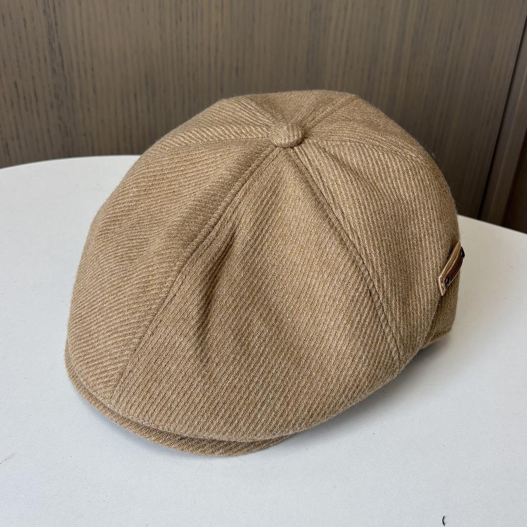 Small standard literary and retro painter hat female autumn and winter versatile forward hat big head circumference showing face small reverse weari