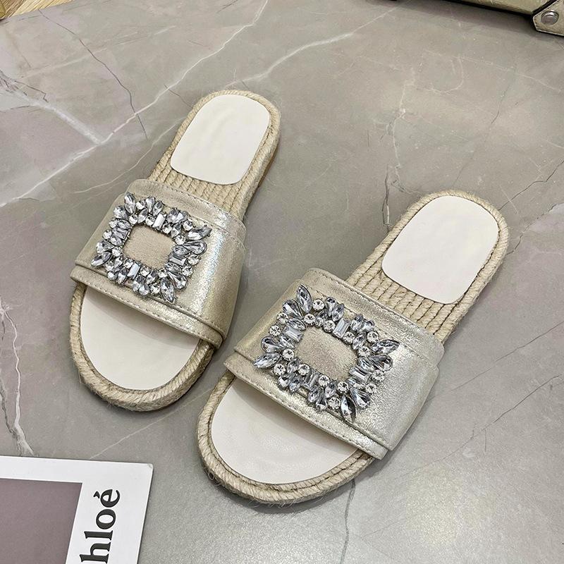 Shiny Diamond Metal Buckle Sandals 2024 Summer Women's New Flat Slippers Wear Casual Fashion Word Beach Shoes
