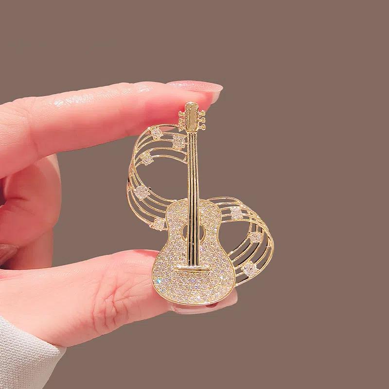 Sunward Growth Sunflower Brooch: Elegant Women's Corsage Pin for College Entrance Suits