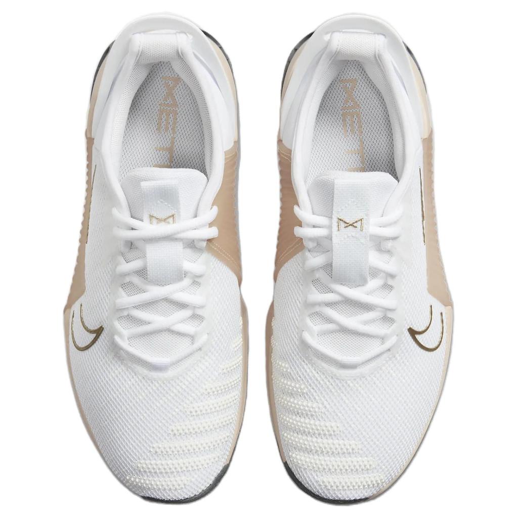Nike Женские Metcon 9 EasyOn 'White Metallic Gold Sanddrift' DZ2540-104