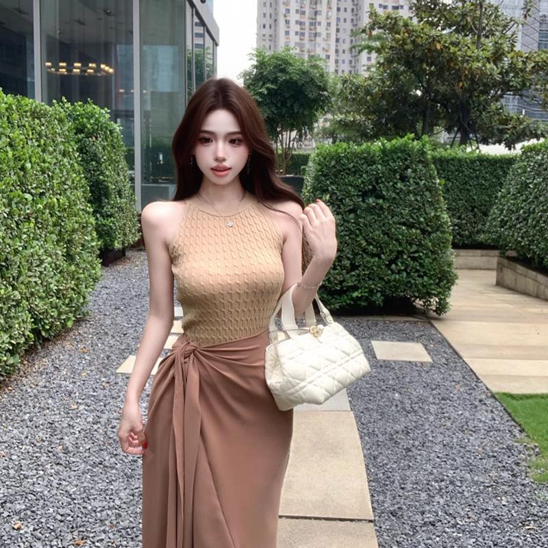 Summer Korean Solid Color Halter Neck Sleeveless Slim Twist Knit Vest For Women