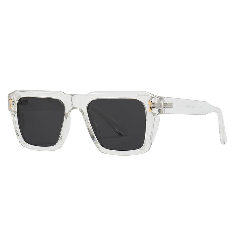 New Vintage High Quality Gradient Women Trending Black Sun Glasses Ins Popular Fashion Square Rivets Men Sunglasses UV400