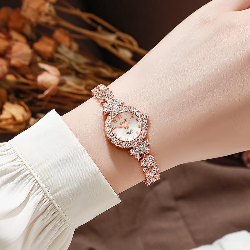 Женские браслетные часы со стразами на ремешке, кварцевые наручные часы, женские часы в подарок, часы с круглым циферблатом