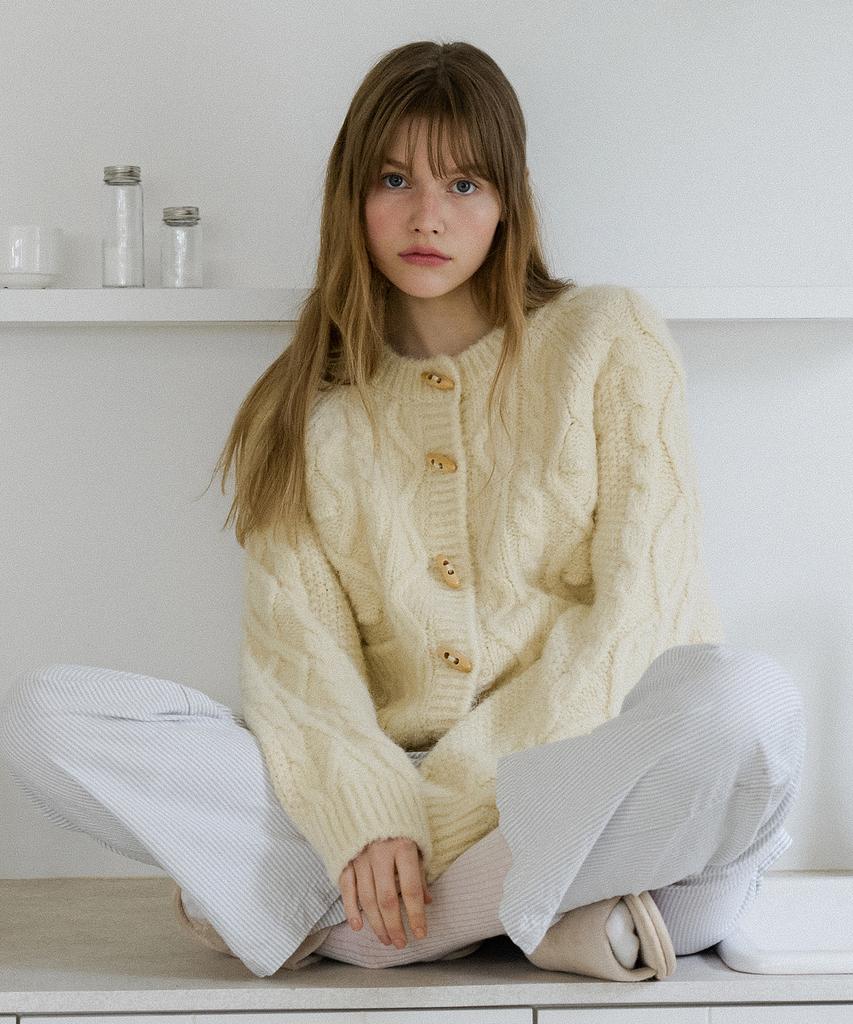 LETTERA Alpaca Wool Toggle Cable Cardigan_Ivory