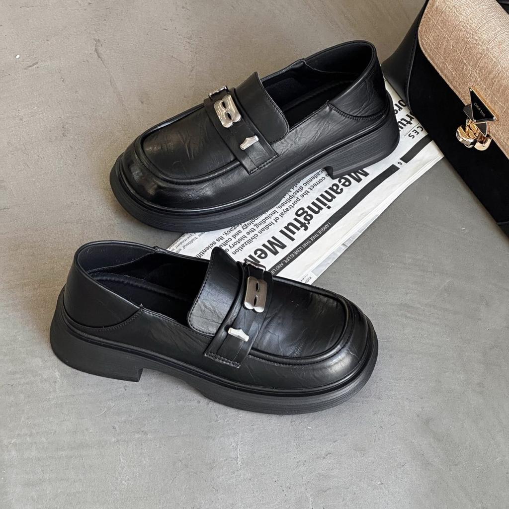 Женские лоферы на платформе 2025 новая осень универсальные черные туфли из маленькой кожи британский стиль французский ретро туфли на плоской подошве