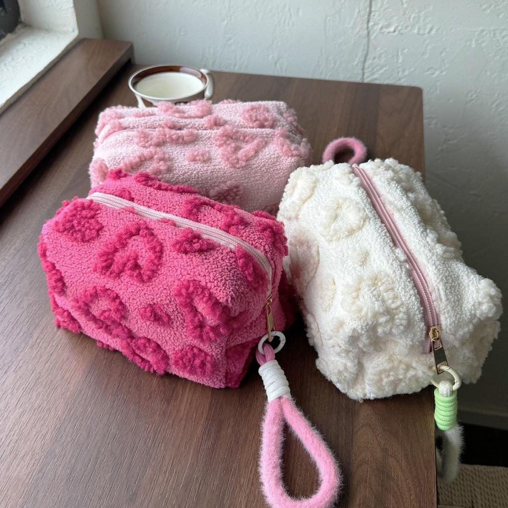 Heart-shaped plush makeup bag, soft travel cosmetics storage bag, portable pencil case, cute storage bag