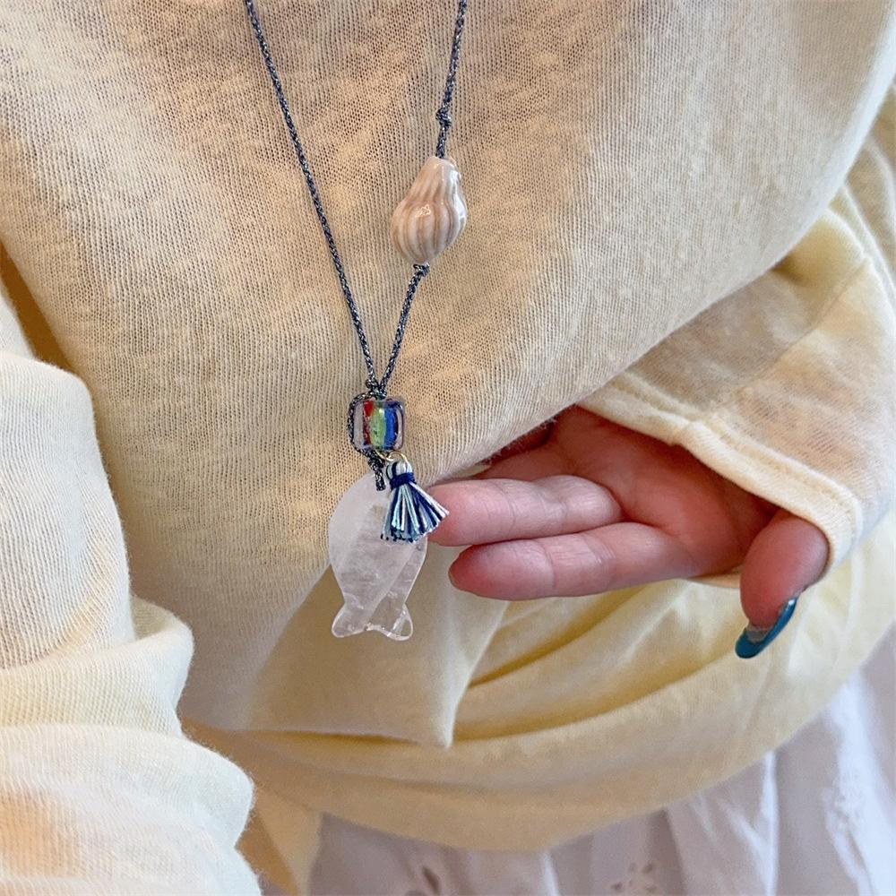 Цветной веревочный чокер из натурального камня ракушки с подвеской в виде маленькой рыбки, в отпускном стиле, универсальная цепочка до ключиц, модная нишевая бижутерия для женщин