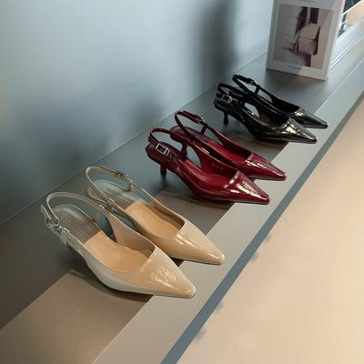 Маленькие свежие 2025 лето овчина лакированная кожа острый носок высокий каблук темпераментный повседневный европейский и американский модный мешок голова женские сандалии