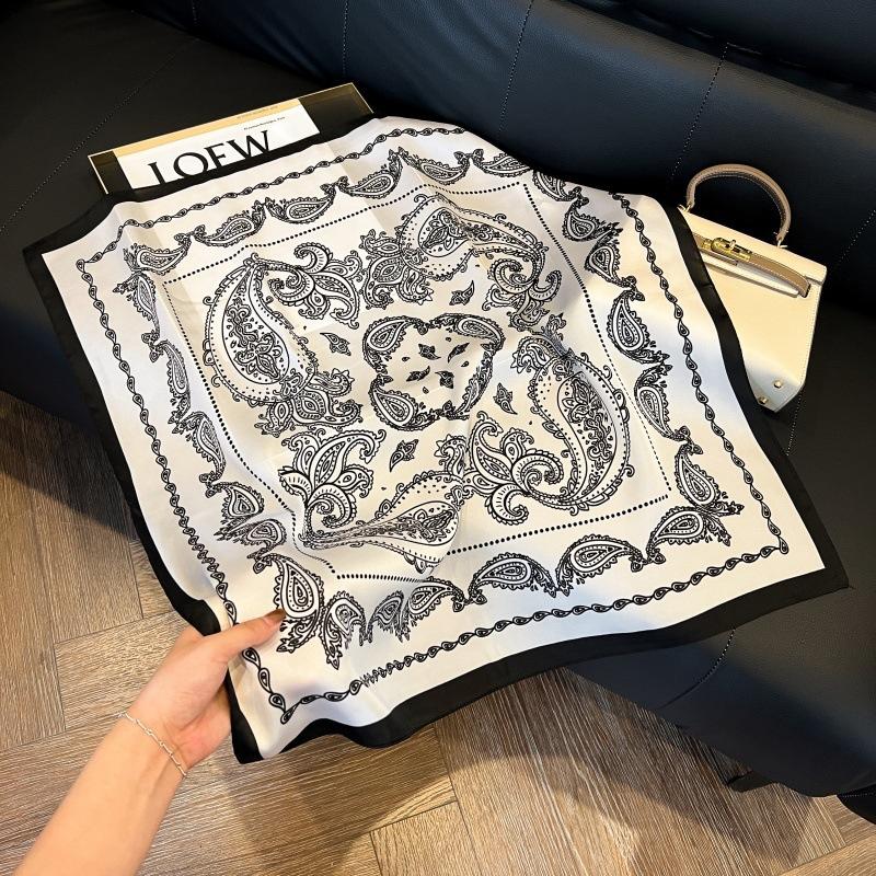Spring and summer square scarf Korean version of women's scarf decorative binding wrist exquisite foreign style neck protection windproof headscarf