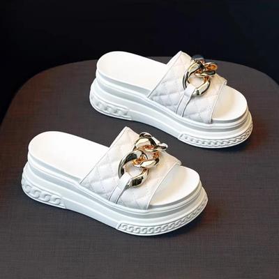 Модные женские туфли на танкетке с цепочкой, туфли на высоком каблуке и платформе, лето 2024, роскошные шлепанцы с открытым носком, пляжные сандалии, туфли-лодочки, женские шлепанцы