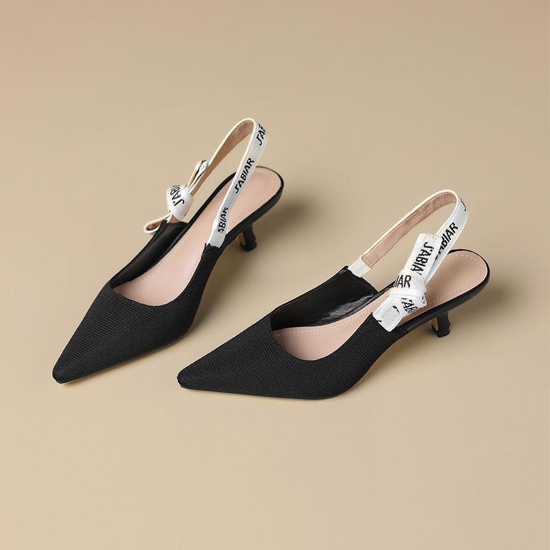 Летние новые универсальные босоножки на каблуке-рюмочке с буквенным принтом, женские, с закрытым носком, на тонком каблуке средней высоты, с открытой пяткой, с мелким вырезом, босоножки на высоком каблуке