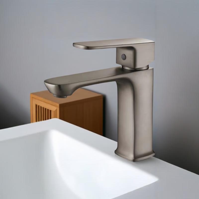 Single-Handle Hot & Cold Brass Basin Faucet