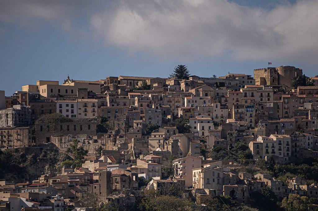 Tamron Zoom Di III RXD Sony E mount 70-300 мм F/4.5-6.3 (А047)