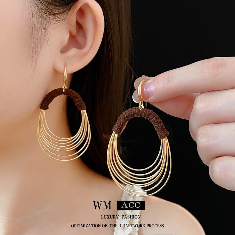 Oval Multi-Layer Ear Hooks: Niche Cold Style Fashion Earrings (High-End European & American Design)