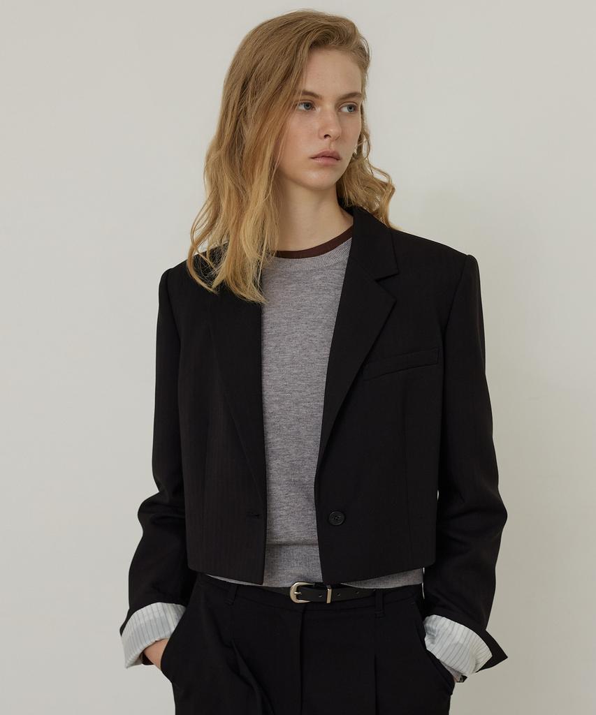 CITYBREEZE Single One-Button Tailored Crop Jacket_Black