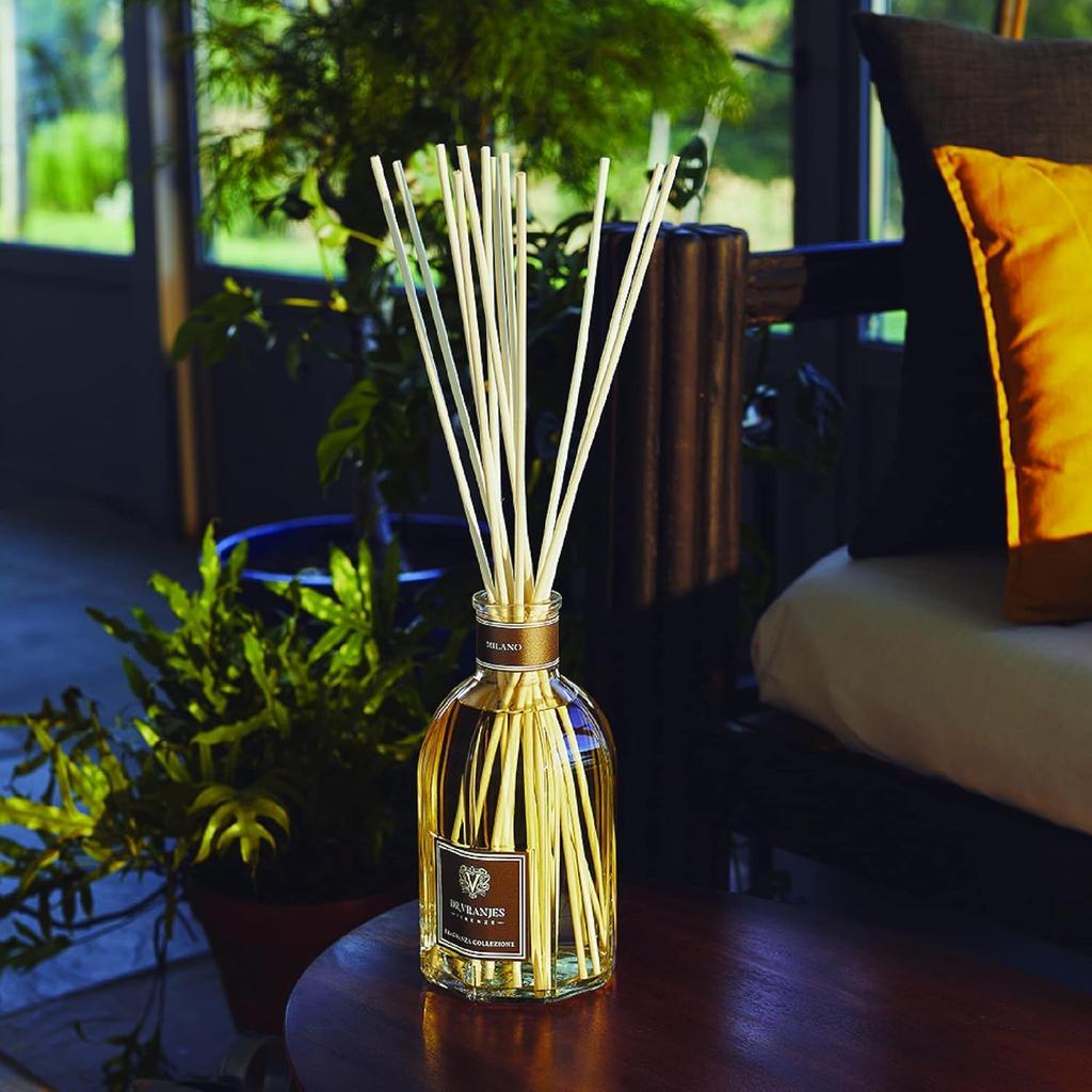 VRANJES Dottor VRANJES MILANO Диффузор Сменный блок 500 мл Ароматизатор для помещений с тростниковыми палочками Аромат пряных нот, который улучшает концентрацию внимания В комплекте