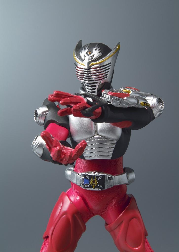 TAMASHII NATIONS TWIST ACTION FORM Kamen Rider Ryuki