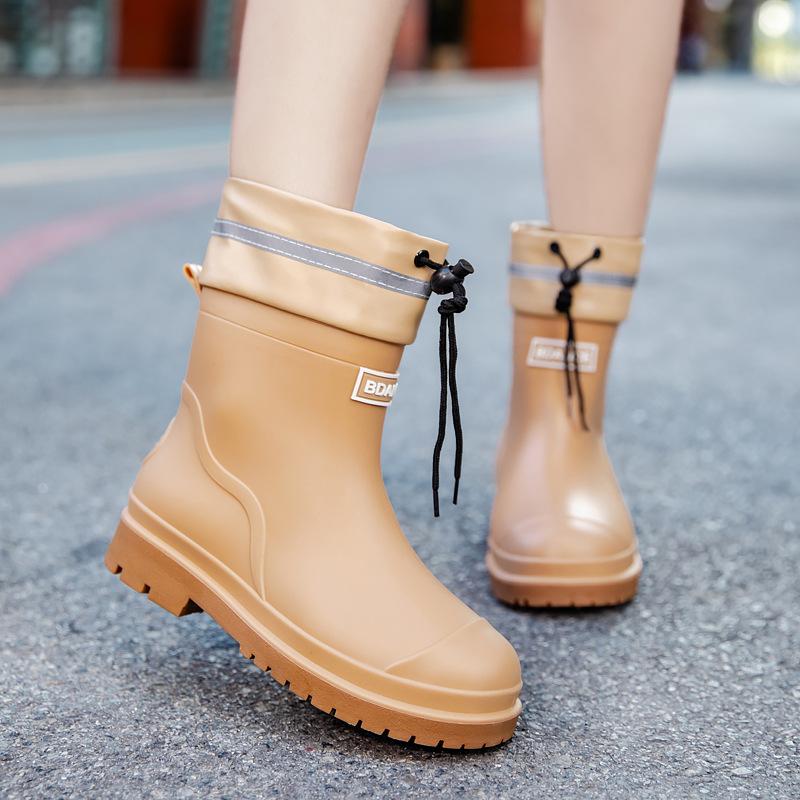 Новые модные резиновые сапоги для женщин, подходящие для ношения на улице, противоскользящие резиновые сапоги для женщин, уличная водонепроницаемая обувь