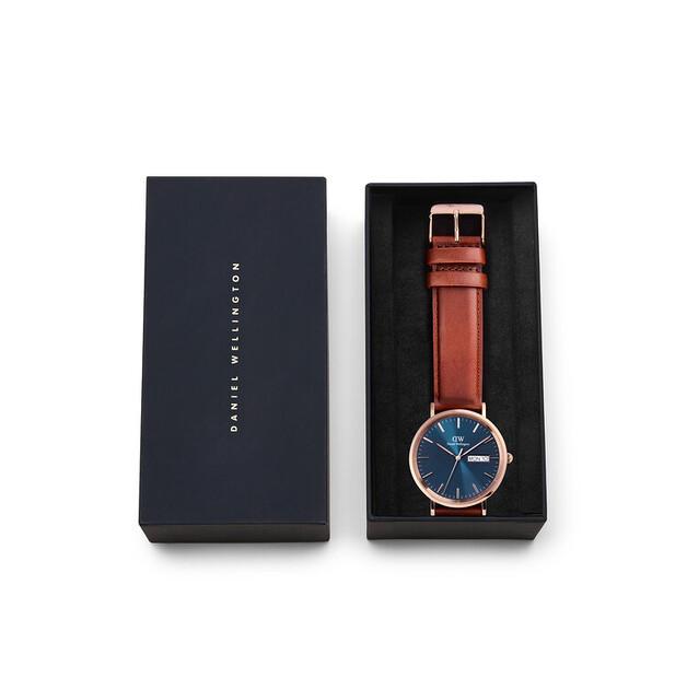 Часы Daniel Wellington Classic Day Display 40
