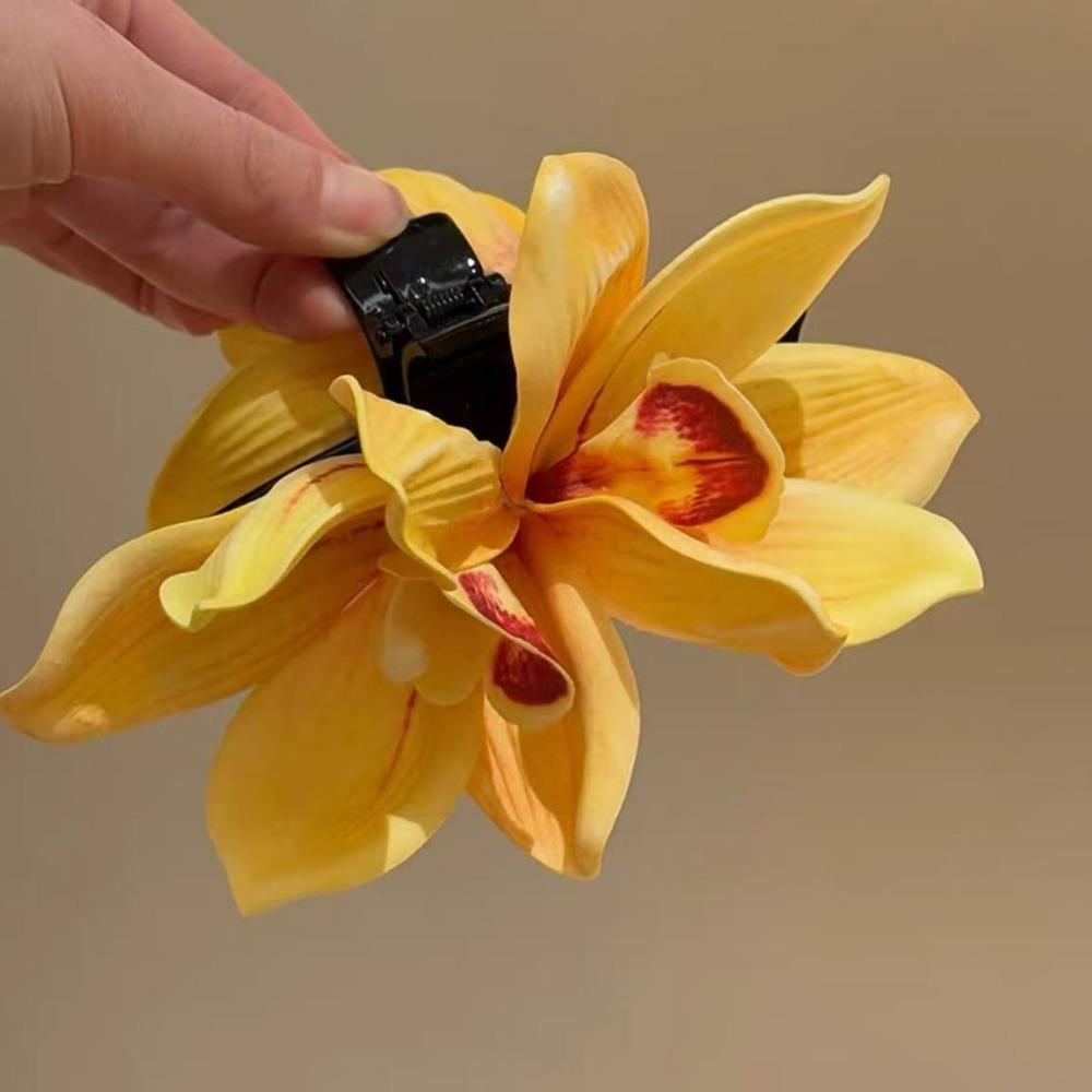 Sweet Yulan Flower Hair Claw Elegant Women Hair Accessories White Magnolia Shark Clip Vacation