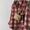 Ретро Красная Рубашка в Крупную Клетку в Гонконгском Стиле для Женщин на Весну и Осень Новый Дизайн для Невысоких Свободная Повседневная Куртка-Рубашка