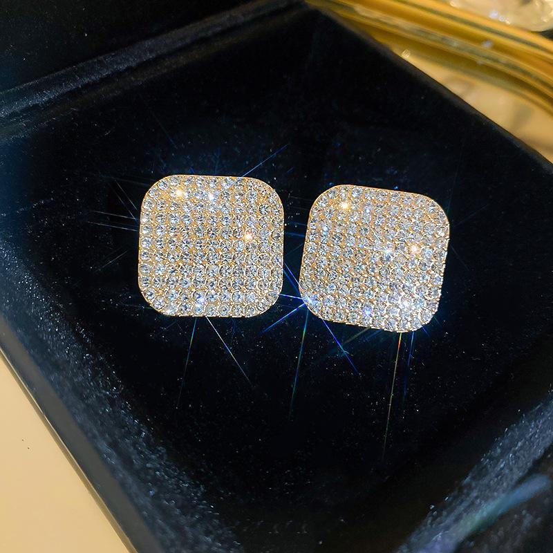 Elegant Geometric Oval Diamond Silver Earrings - Luxury European & American Fashion for Women