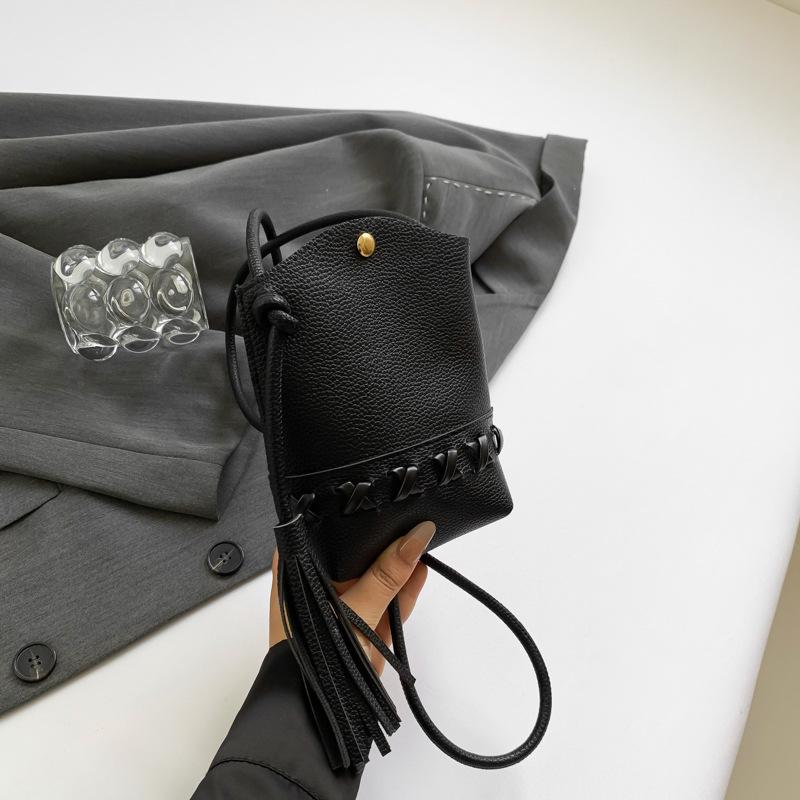 2024 летняя новая повседневная корейская версия одно плечо пригородная маленькая квадратная сумка нишевый дизайн модная сумка-мессенджер для мобильного телефона женская