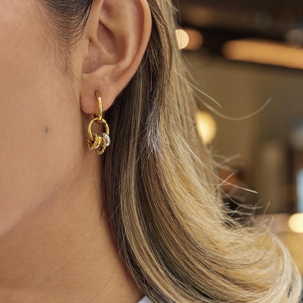 Light luxury niche high-end color matching multi-ring pendant earrings