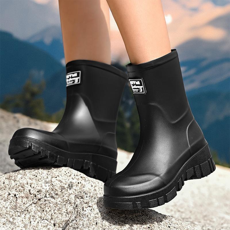 Fashion Fashionable Rain Boots for Women Thick Soles Versatile Korean Version Non-slip Wear-resistant, Casual Adult Outdoor Rubber Shoes