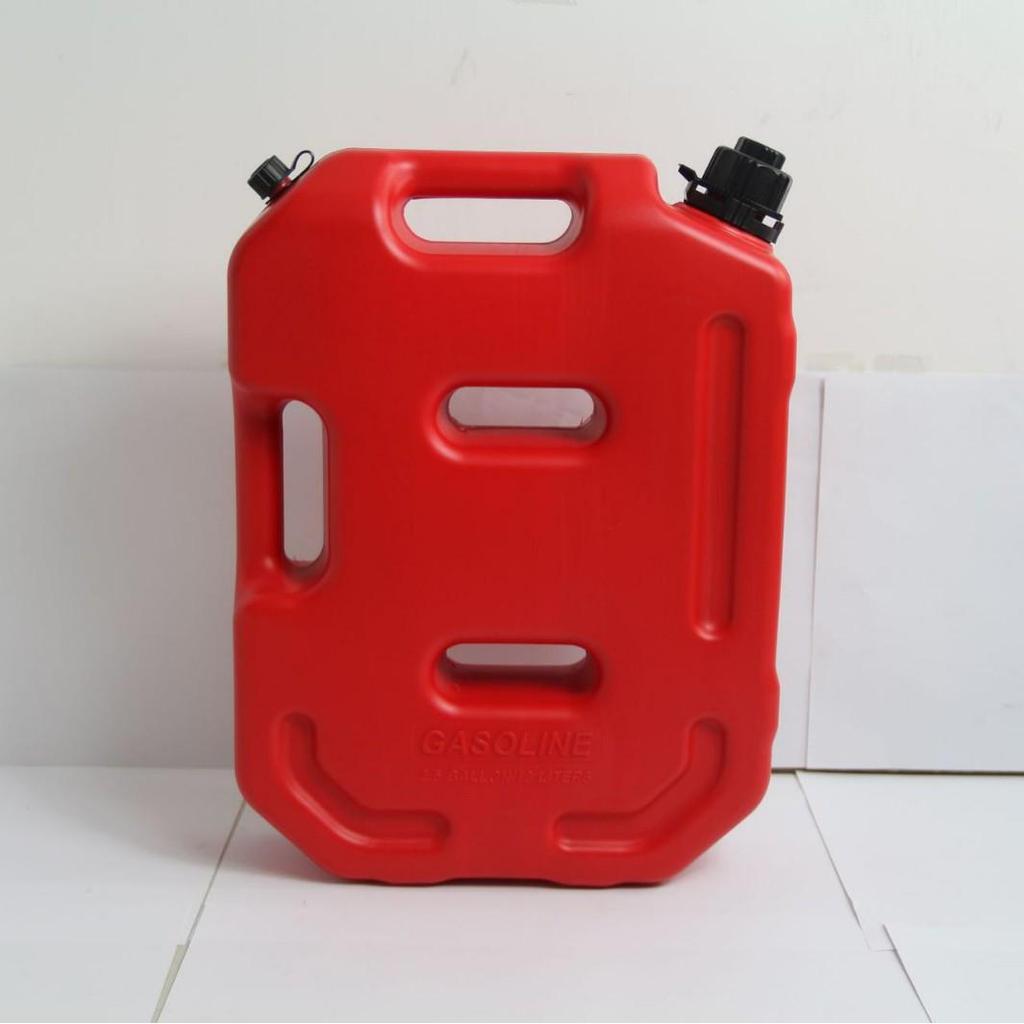 Пластиковый топливный бак для автомобилей и мотоциклов, крепящийся на транспортное средство