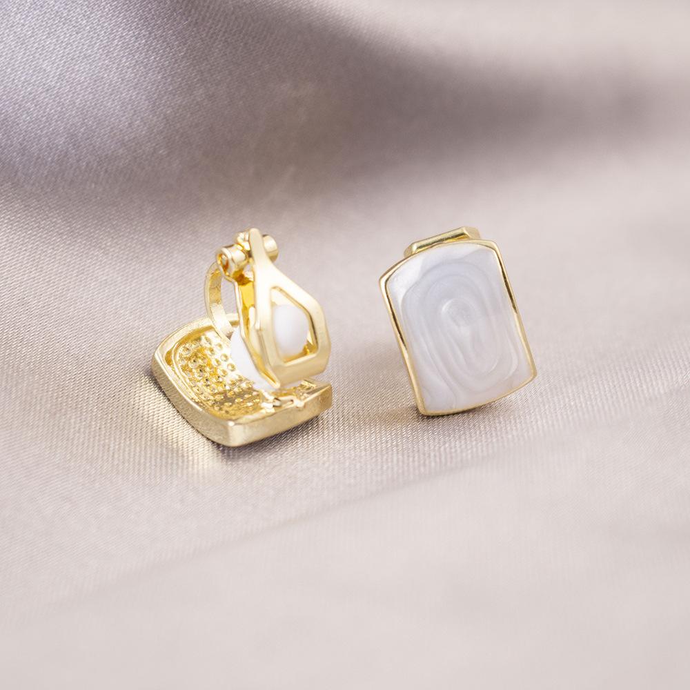 Универсальные легкие роскошные клипсы для ушей без проколов, повседневные высококачественные треугольные клипсы для ушей, универсальные женские серьги