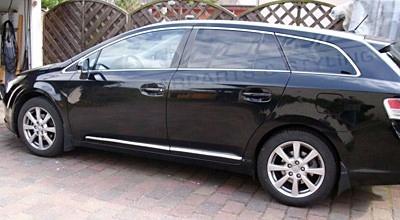 Toyota AVENSIS T27 - ХРОМИРОВАННЫЕ БОКОВЫЕ МОЛДИНГИ ДВЕРЕЙ