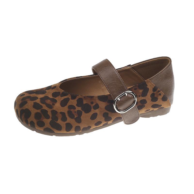 Темпераментные туфли с круглым носком на плоской подошве женские 2025 новые весенне-осенние французские ретро Мэри Джейн маленькие кожаные туфли с открытым верхом для работы