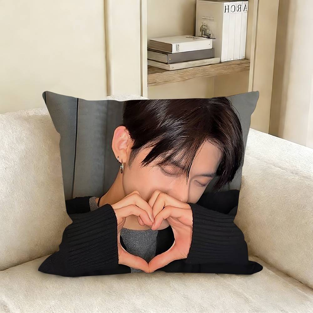 Y-Yeonjuns Fashion King Various Sizes Square Pillow Case For Car Home Bedchamber Decor