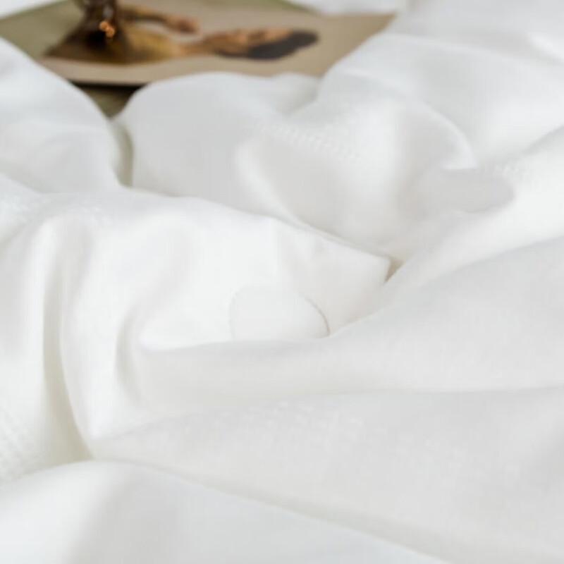 Guiyueqiao All-Season Regenerated Fiber Quilt 200x230cm