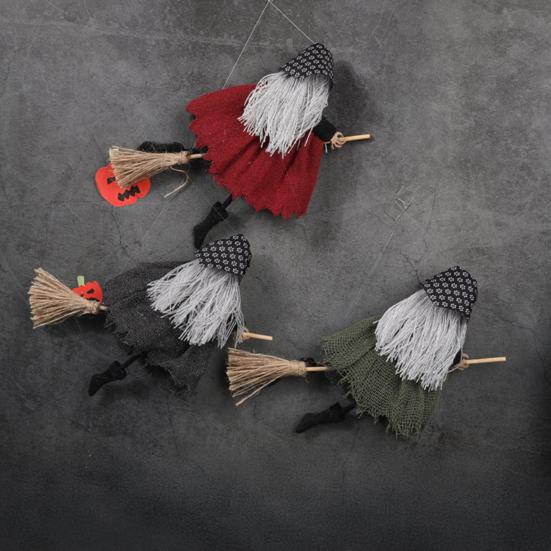 Маленькая кукла ведьма на Хэллоуин, подвесное украшение ведьма, декоративная фигурка летающей ведьмы на метле для декора дома, кухни, дерева, для помещений и улицы