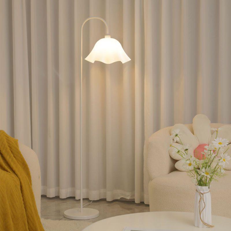 Modern Minimalist Energy-Saving Eye-Friendly Petal Floor Lamp for Living Room, Study, Bedroom, and Hotel Decor