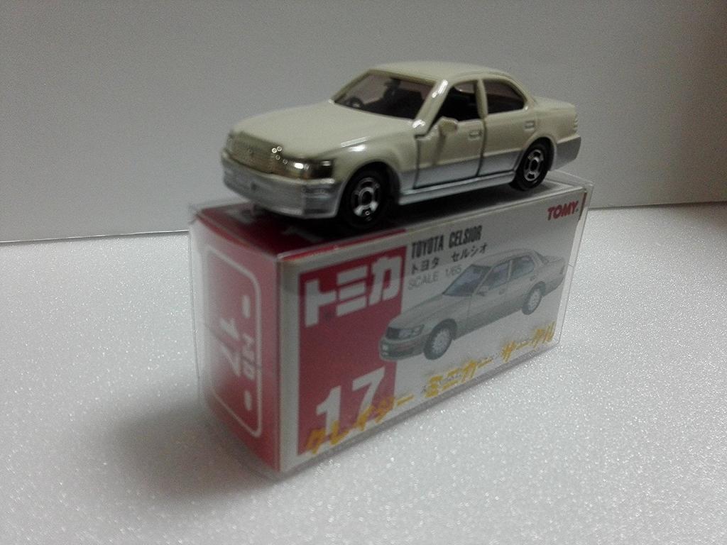Out of Print Tomica Toyota Celsior Crazy Mini Car Circle with Case No.17