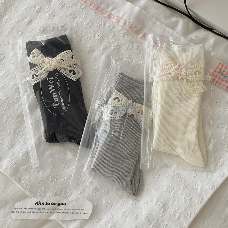 Female Spring and Autumn Pure Color with Sweet Lace Bow Heavy Work Love Hollow In The Tube Stack Socks