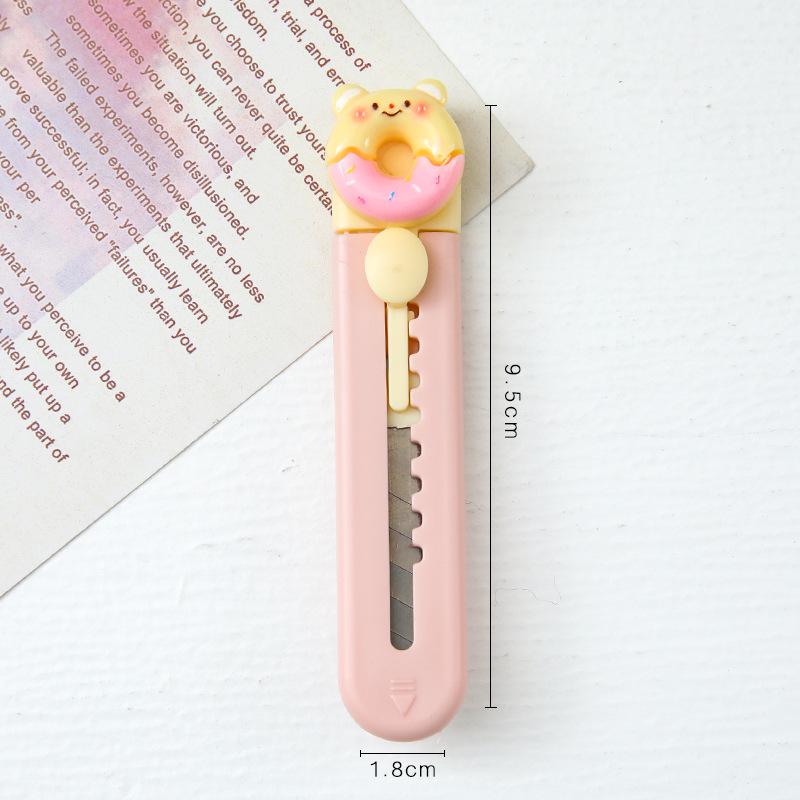 Bear Art Knife - Cute Cartoon Student Office Paper Cutter (Portable and Compact)