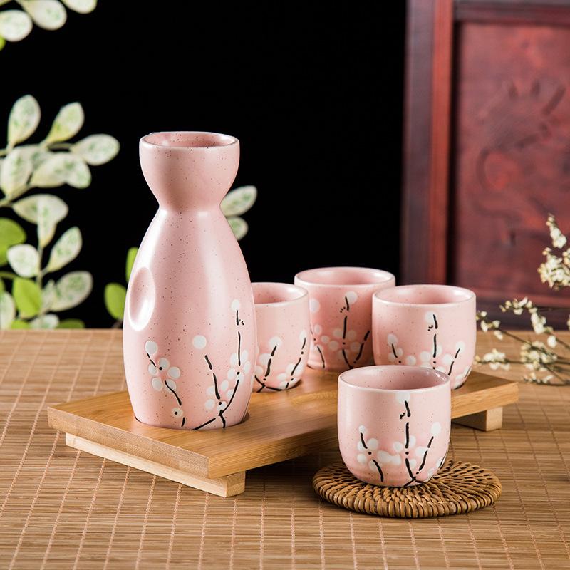 Японский горшок для сакэ Бокалы для вина Расписанные вручную в японском стиле Принадлежности для сакэ Набор из четырех чашек Керамическая посуда и чашки