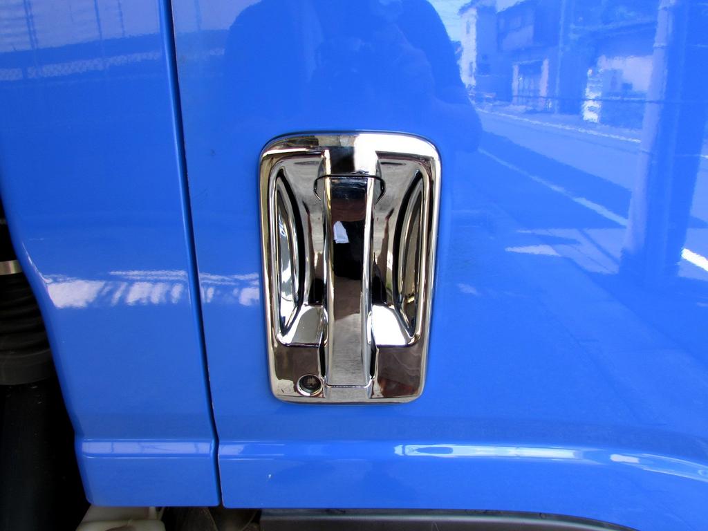 BRIGHTZ Isuzu 07 Forward Chrome Door Handle Covers with Knob Plates, Type B [TRUCK-S-006], Fits 07 Forward 4t (22916)