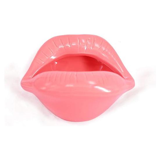 Creative ceramic cigarette ashtray with lips style fashion home decoration