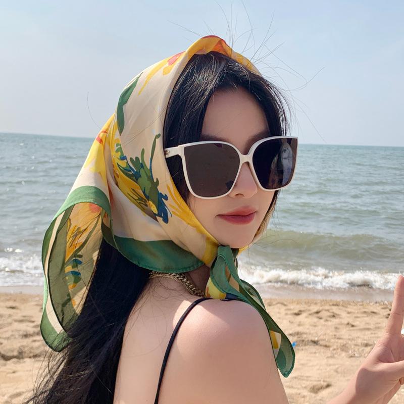 Green oil painting small square scarf silk scarf women's summer thin sunscreen spring and autumn headscarf head scarf tied bag headband belt