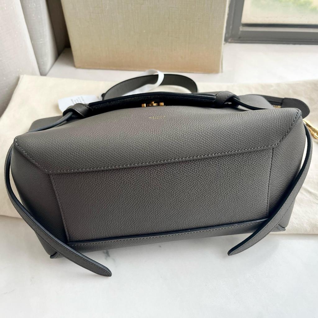 [Pre-Owned] Belt Micro Classic Brand Gold Logo Solid Color Flap Grain Leather Catfish Bag Handheld Shoulder Crossbody Bag Mini - Very Good #1ADQ4K4
